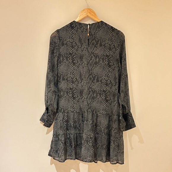 Beautiful Dynamite animal print dress -Size XS - Picture 3 of 5